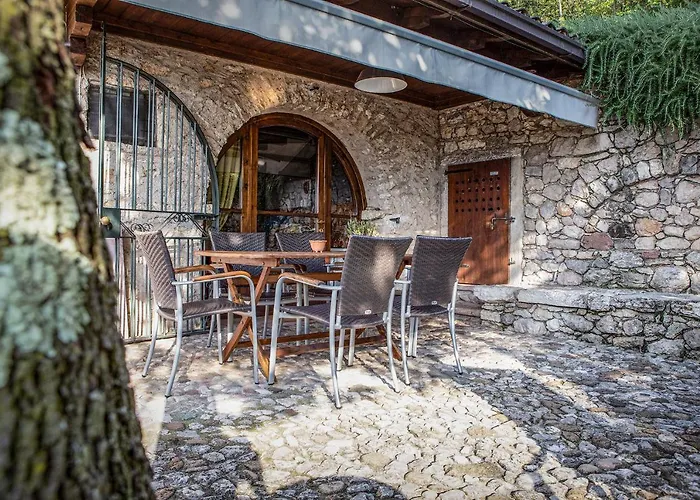 Giacomazzi House Bri